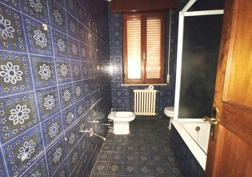 bagno casa piccola villa Colorno campagna