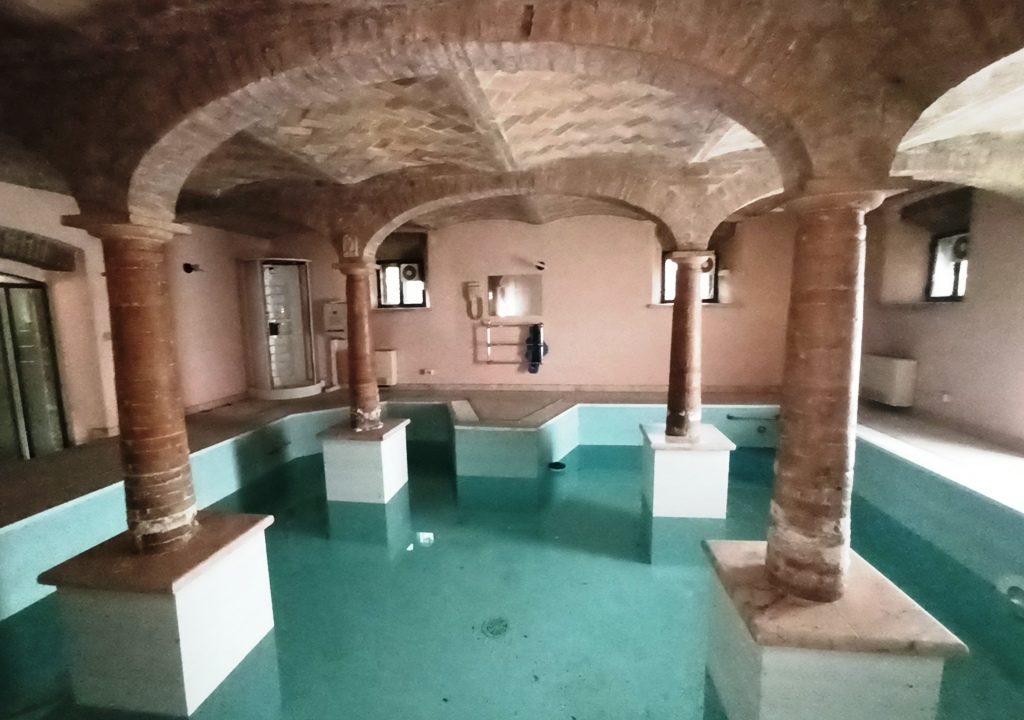 piscina villa Colorno campagna