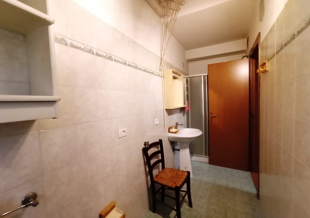 bagno bilocale Mezzano Superiore