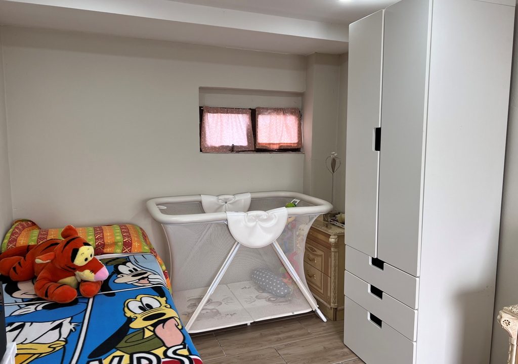 camera 4 casa ristrutturata Mezzano Superiore