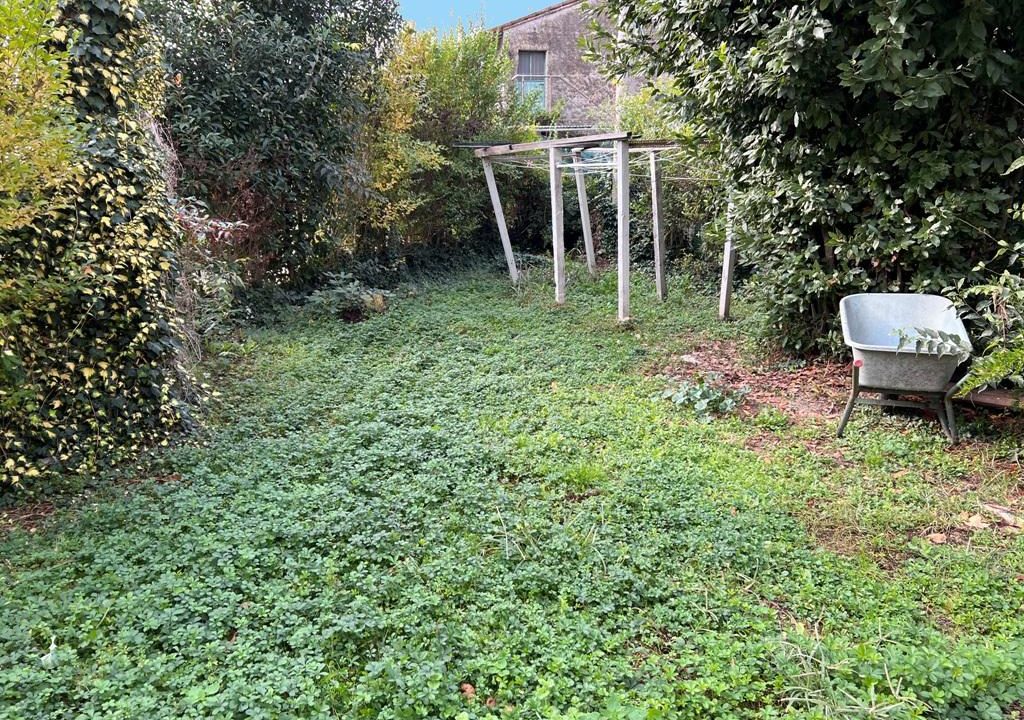 giardino casa ristrutturata Mezzano Superiore