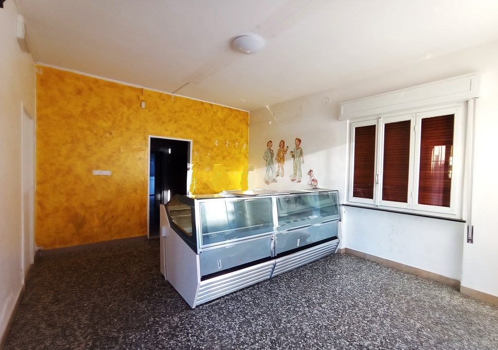 negozio in affitto Mezzano Inferiore