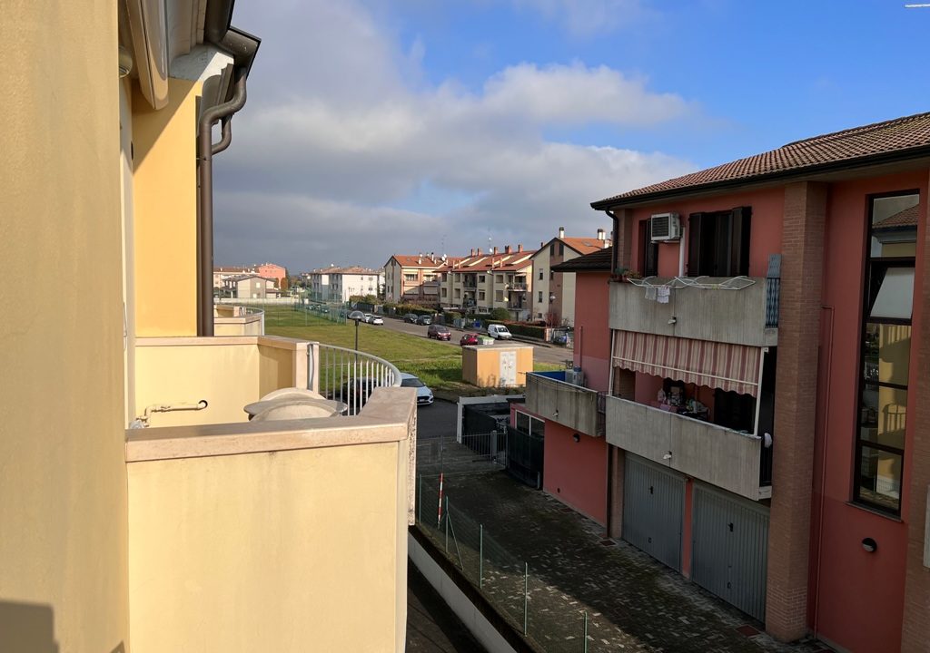 vista balcone recente appartamento a San Polo