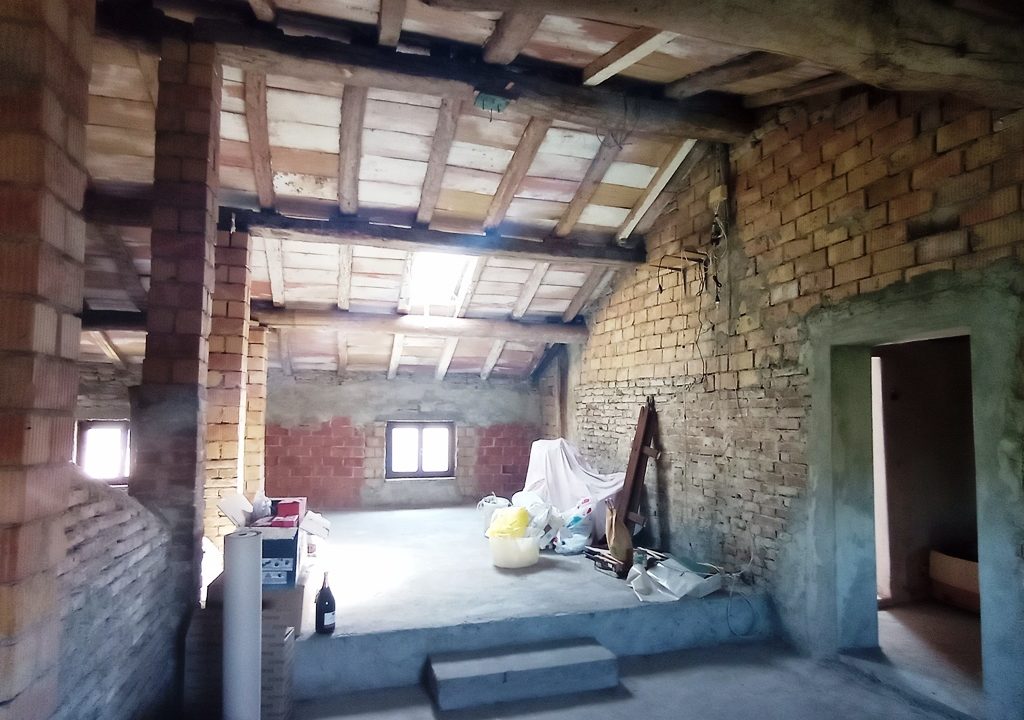 sottotetto casa a schiera Colorno campagn