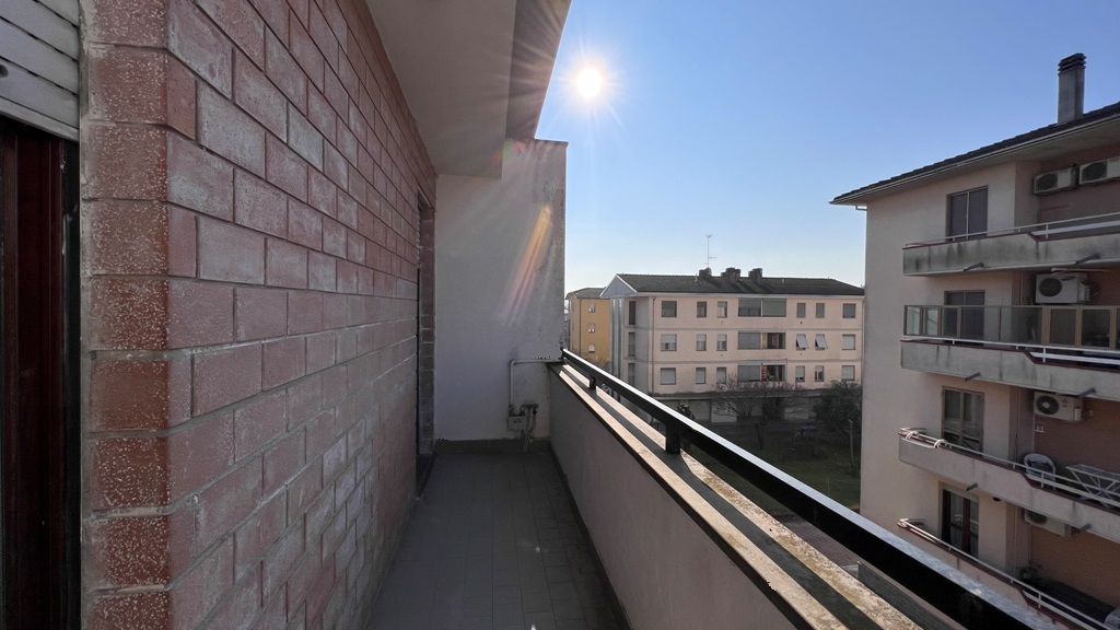 balcone appartamento con mansarda Colorno