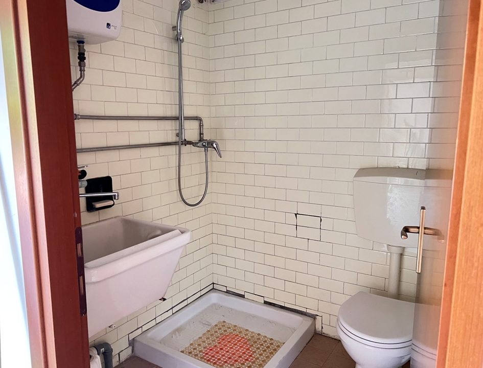 bagno garage appartamento Colorno