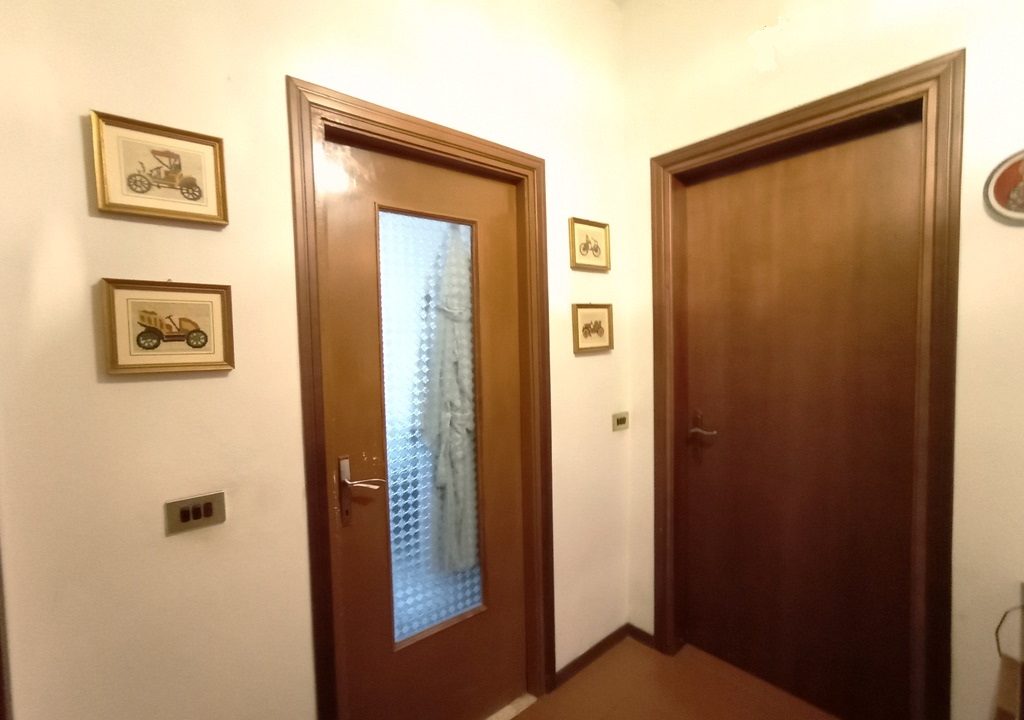 disimpegno casa con giardino Casale di Mezzani