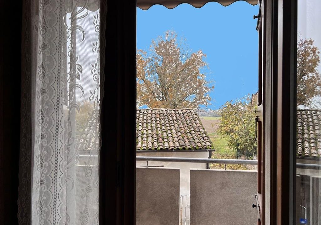 particolare casa con giardino Casale di Mezzani