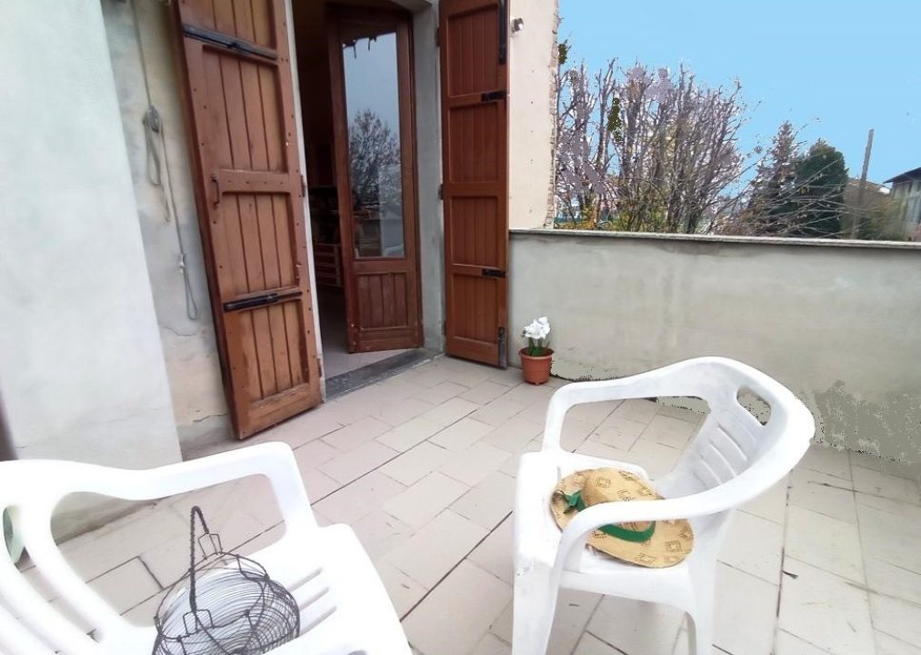 terrazzo casa con giardino Casale di Mezzani