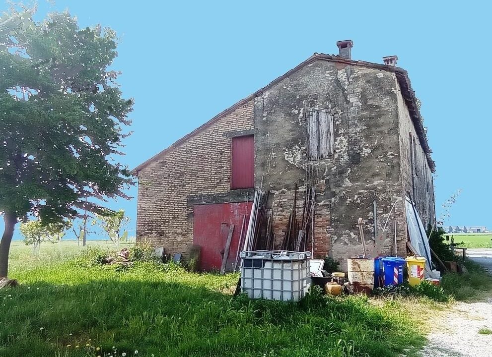 esterno rustico da ristrutturare zona Paradigna