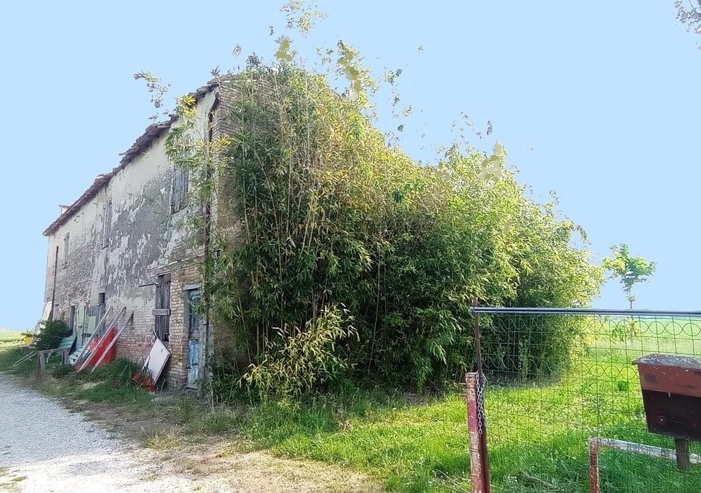 facciata rustico da ristrutturare zona Paradigna