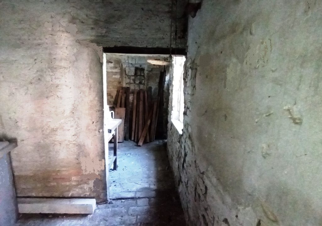 stanza rustico da ristrutturare zona Paradigna