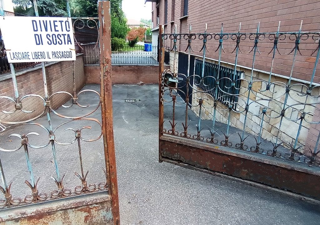 entrata deposito /magazzino Colorno