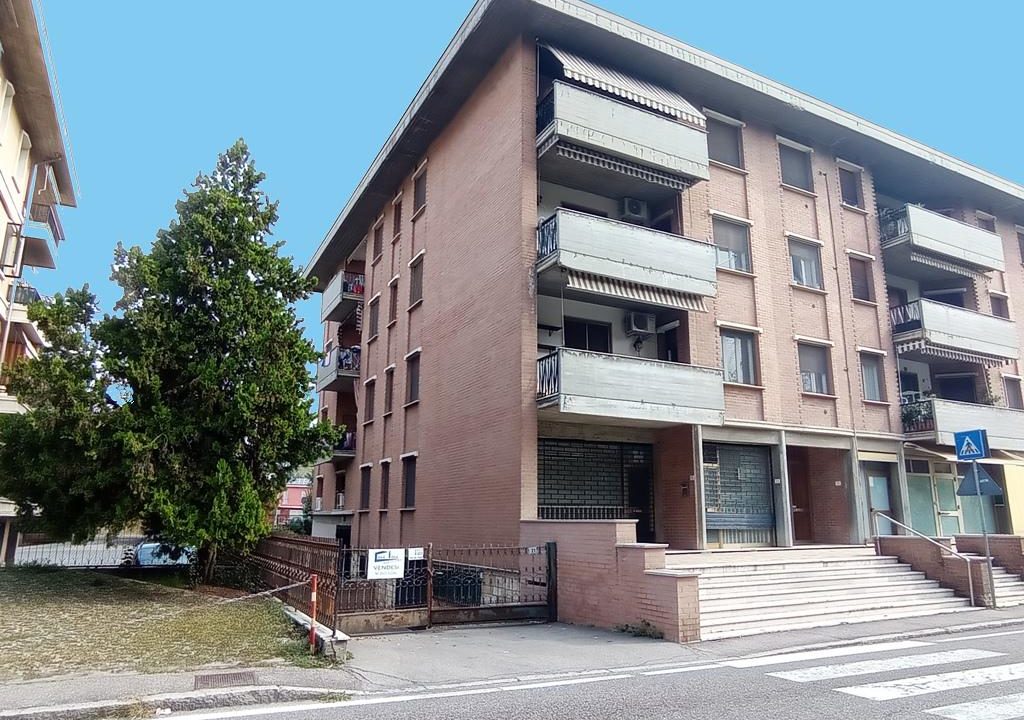 palazzo deposito /magazzino Colorno