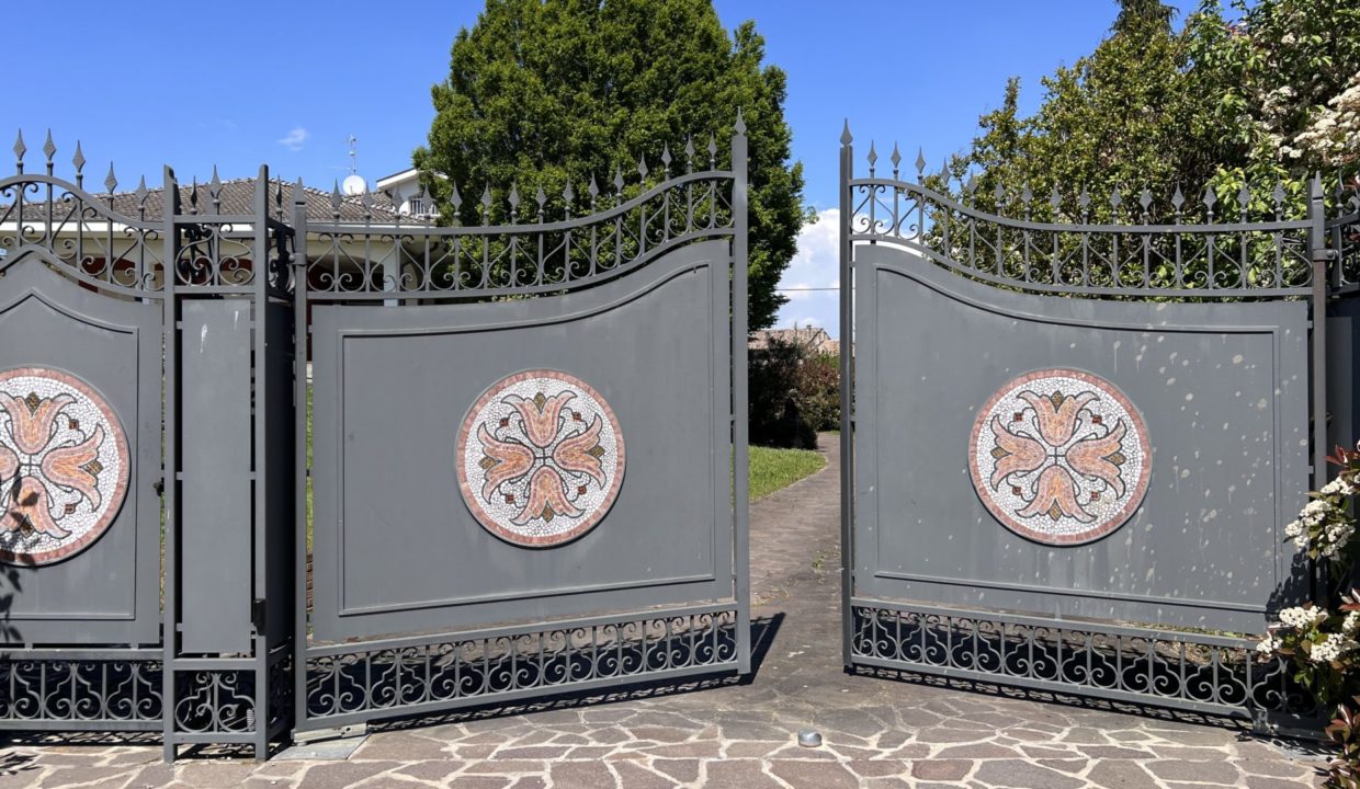 cancello villa Mezzano Inferiore
