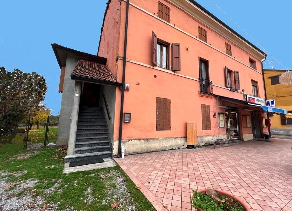 facciata mansarda da ristrutturare Casale di Mezzani