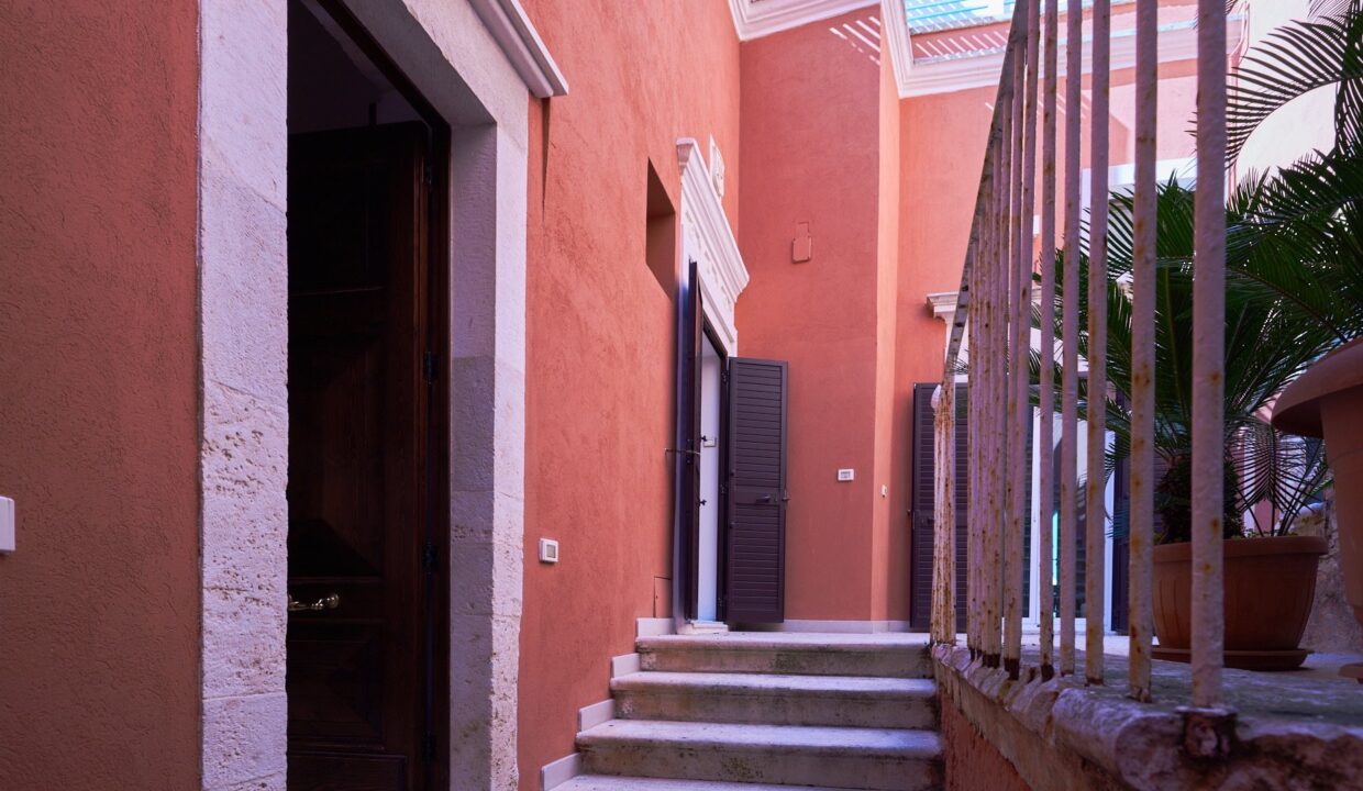 ingresso casa Polignano a Mare