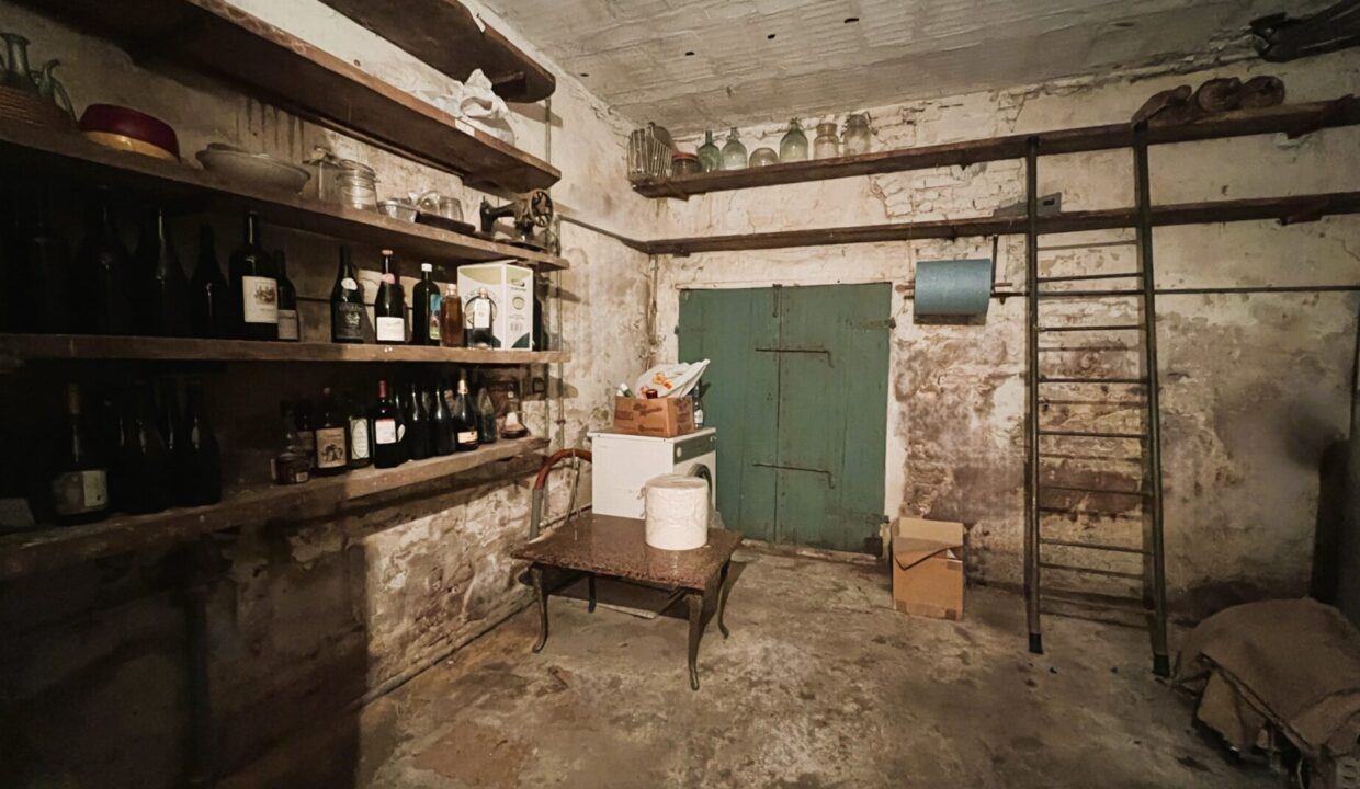 cantina casa indipendente con podere vicino a Colorno
