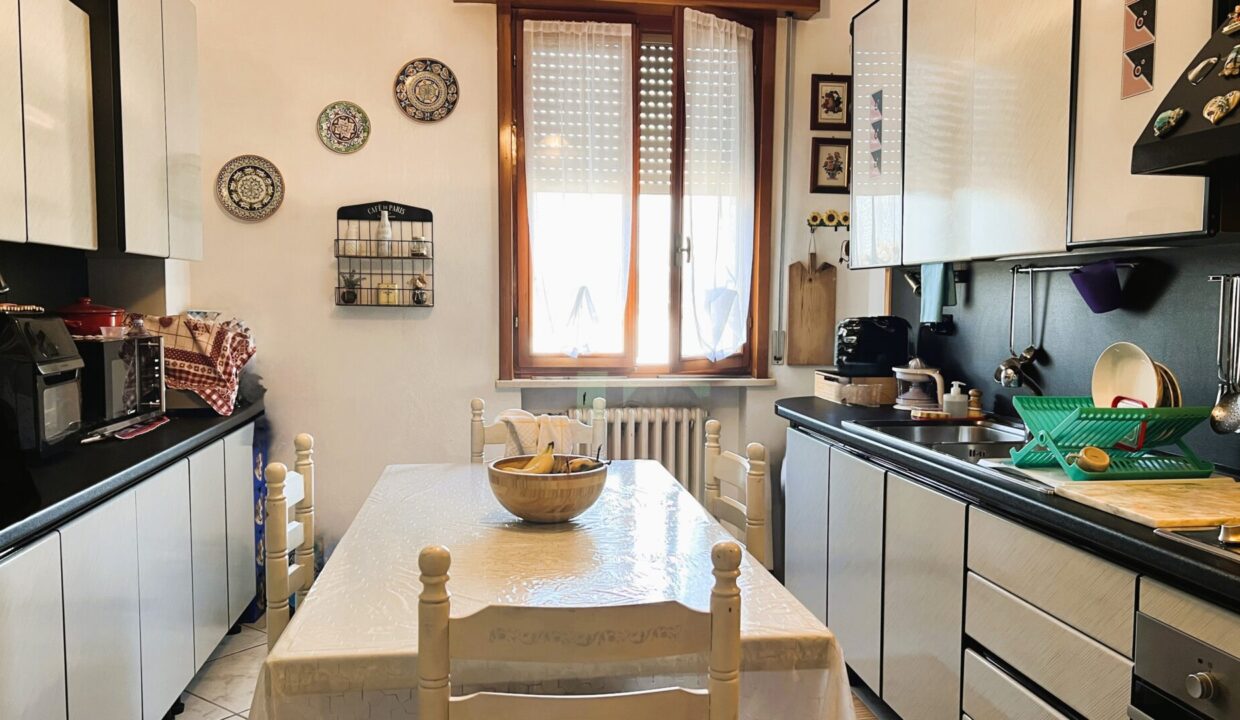 cucina trilocale San Polo