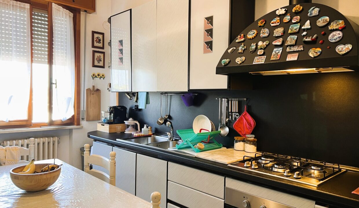 cucina trilocale San Polo