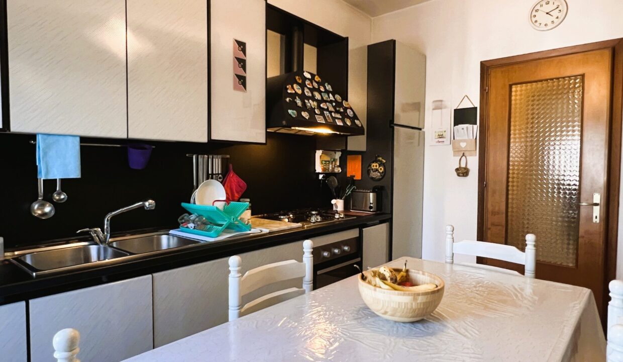 cucina trilocale San Polo