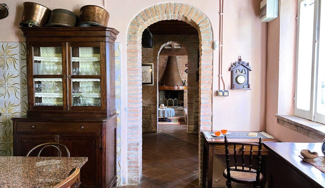 cucina casa indipendente con podere vicino a Colorno