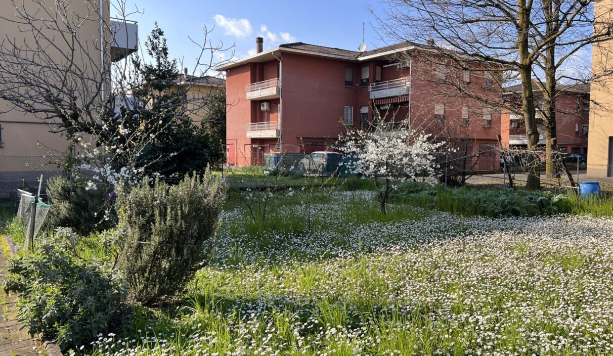 giardino trilocale San Polo