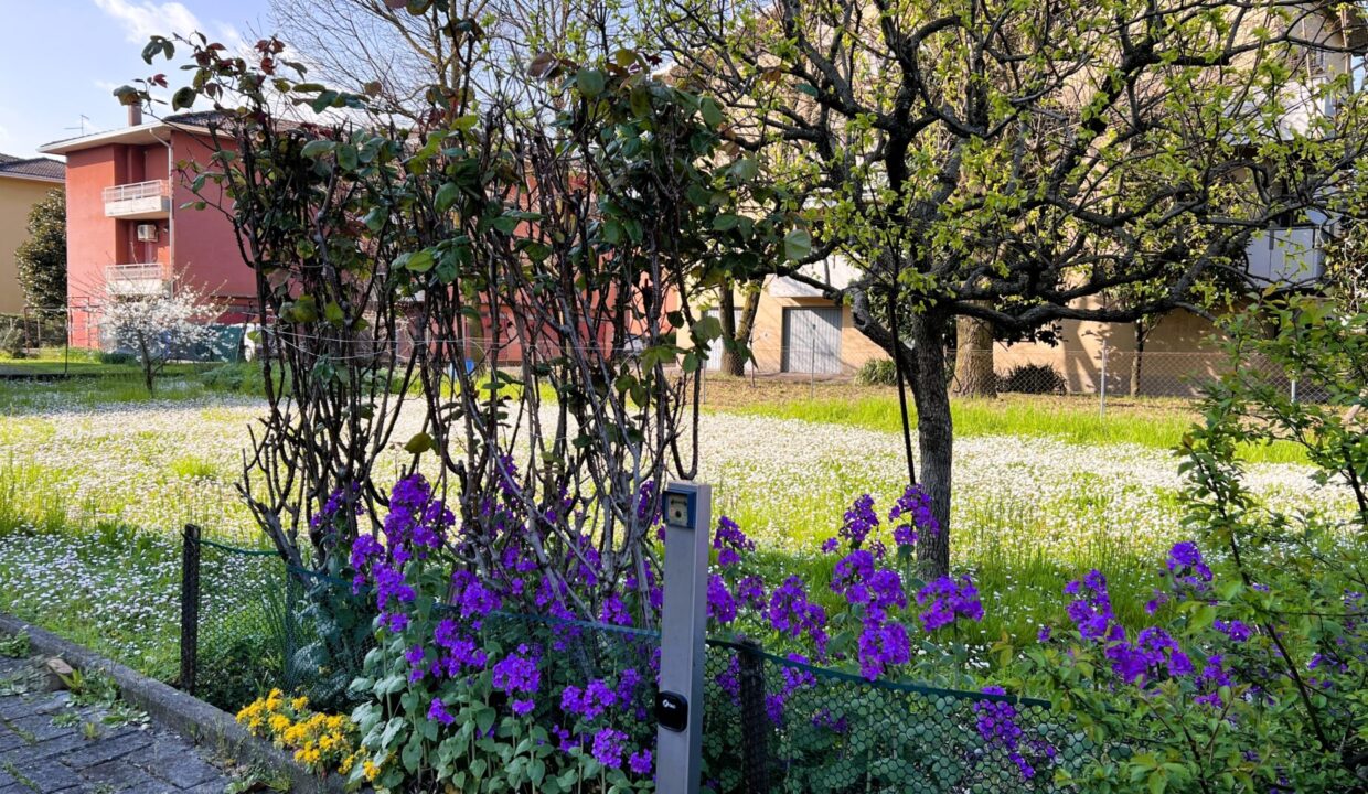 giardino trilocale San Polo