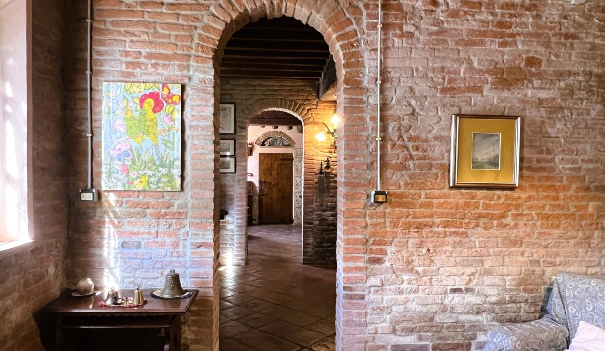 particolare casa indipendente con podere vicino a Colorno