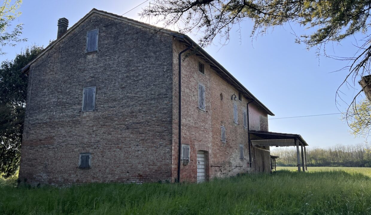 retro casa indipendente con podere vicino a Colorno