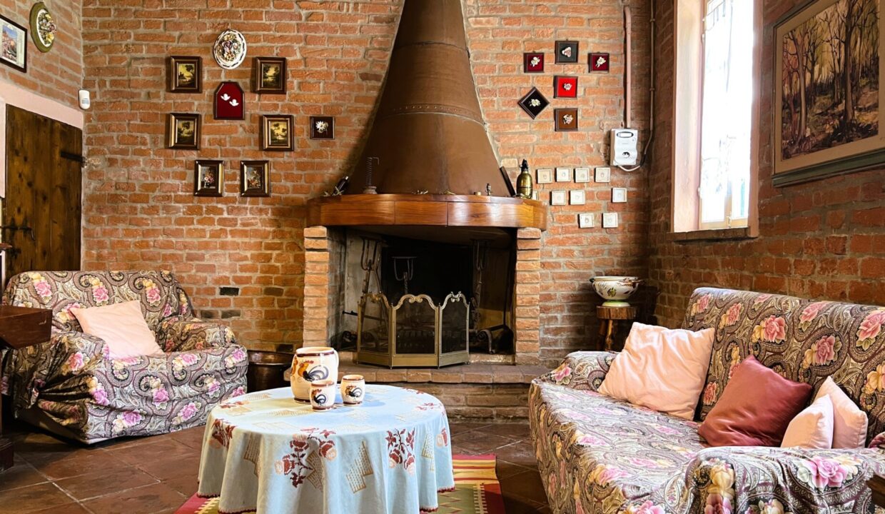 salotto casa indipendente con podere vicino a Colorno