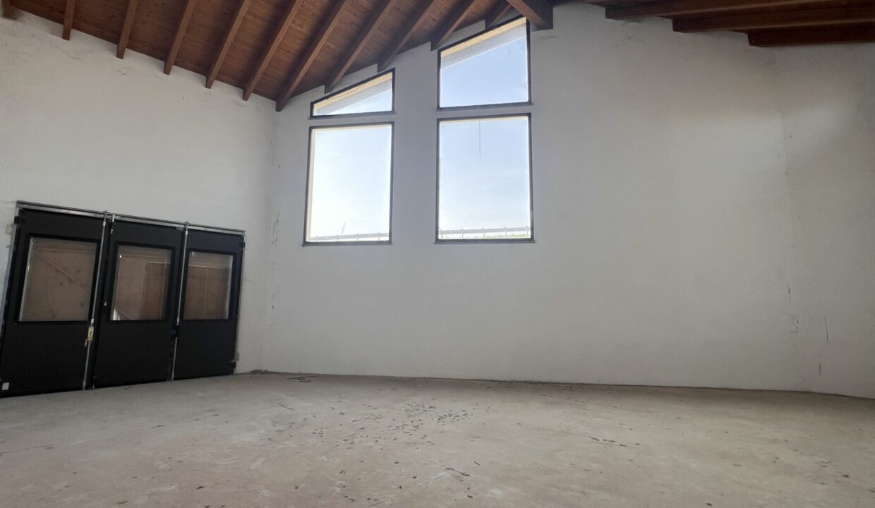 deposito appartamento al grezzo con deposito Colorno