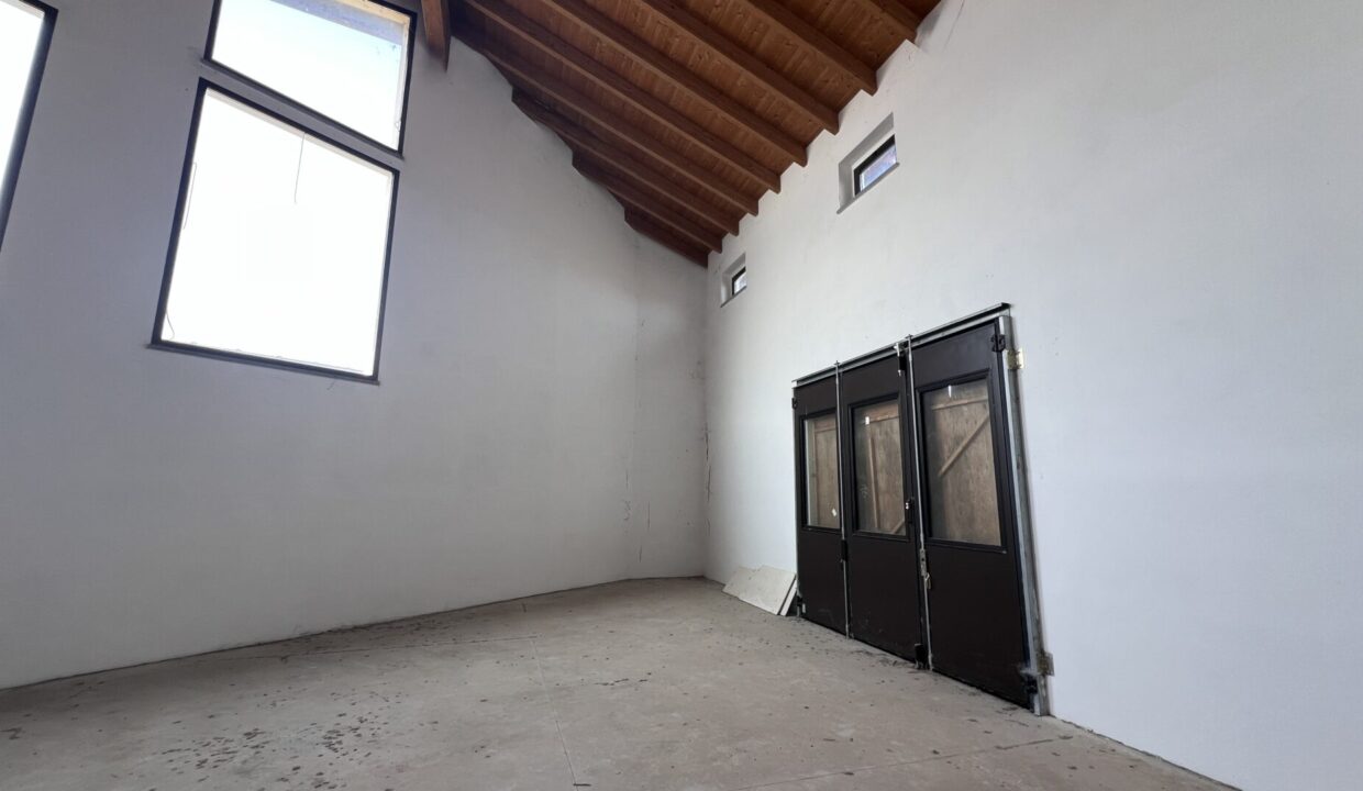deposito appartamento al grezzo con deposito Colorno