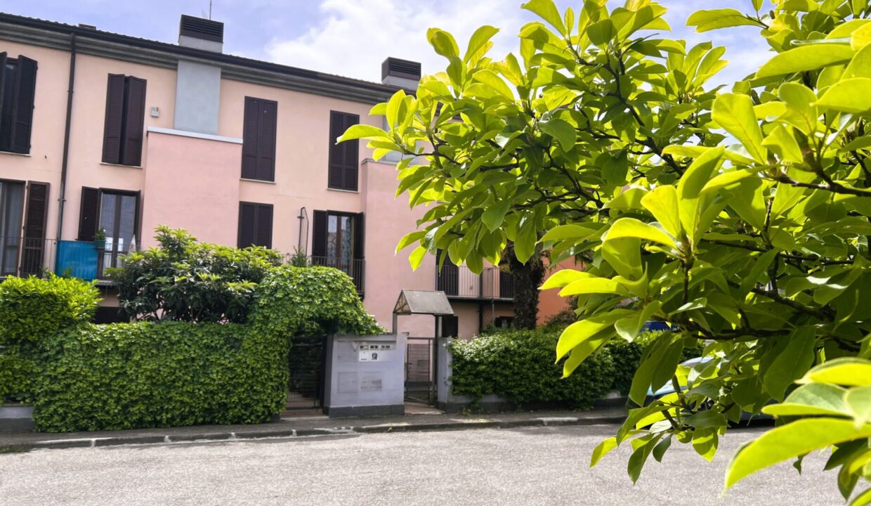 facciata casa a schiera Colorno