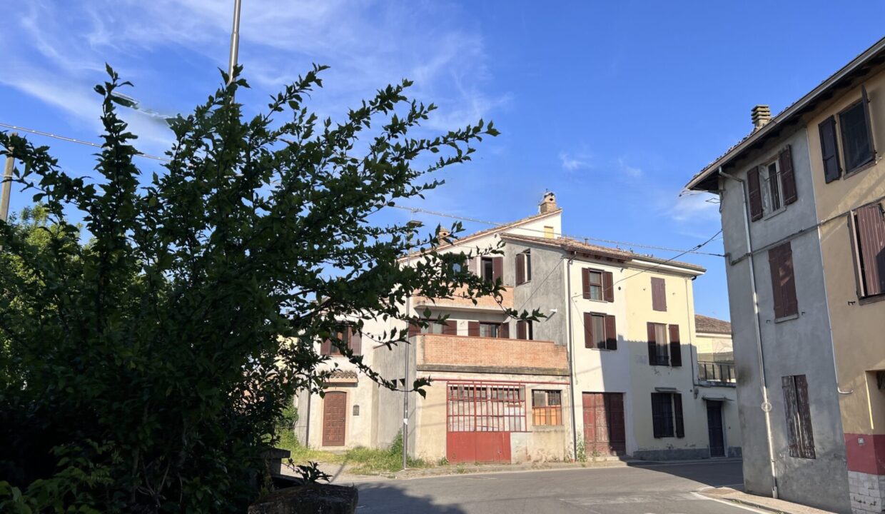 facciata casa semindipendente Coltaro