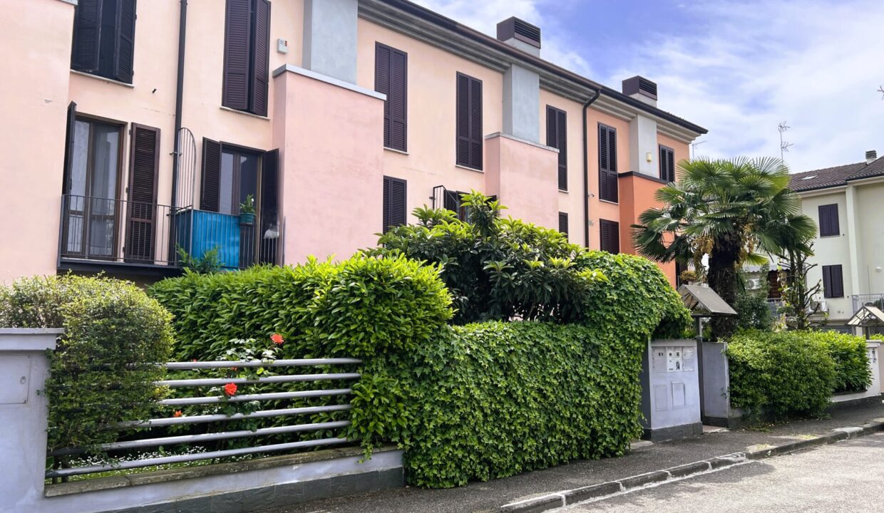 facciata casa a schiera Colorno