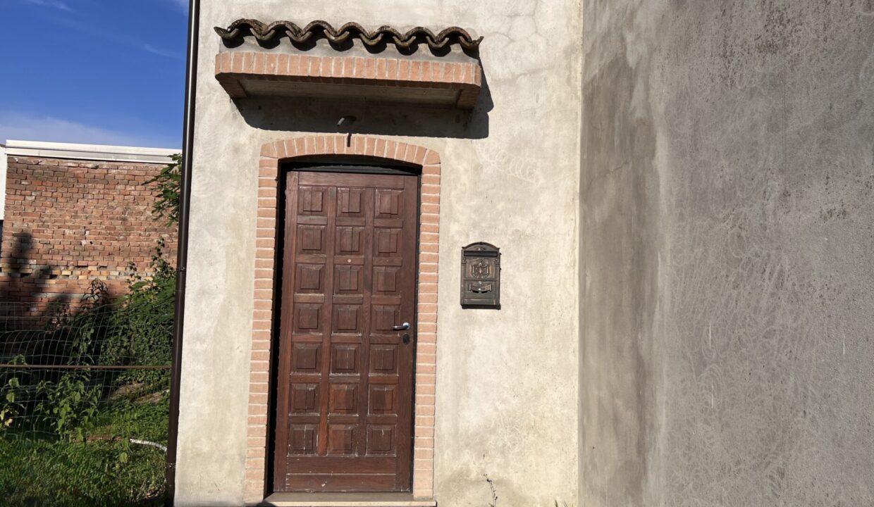 ingresso esterno casa semindipendente Coltaro