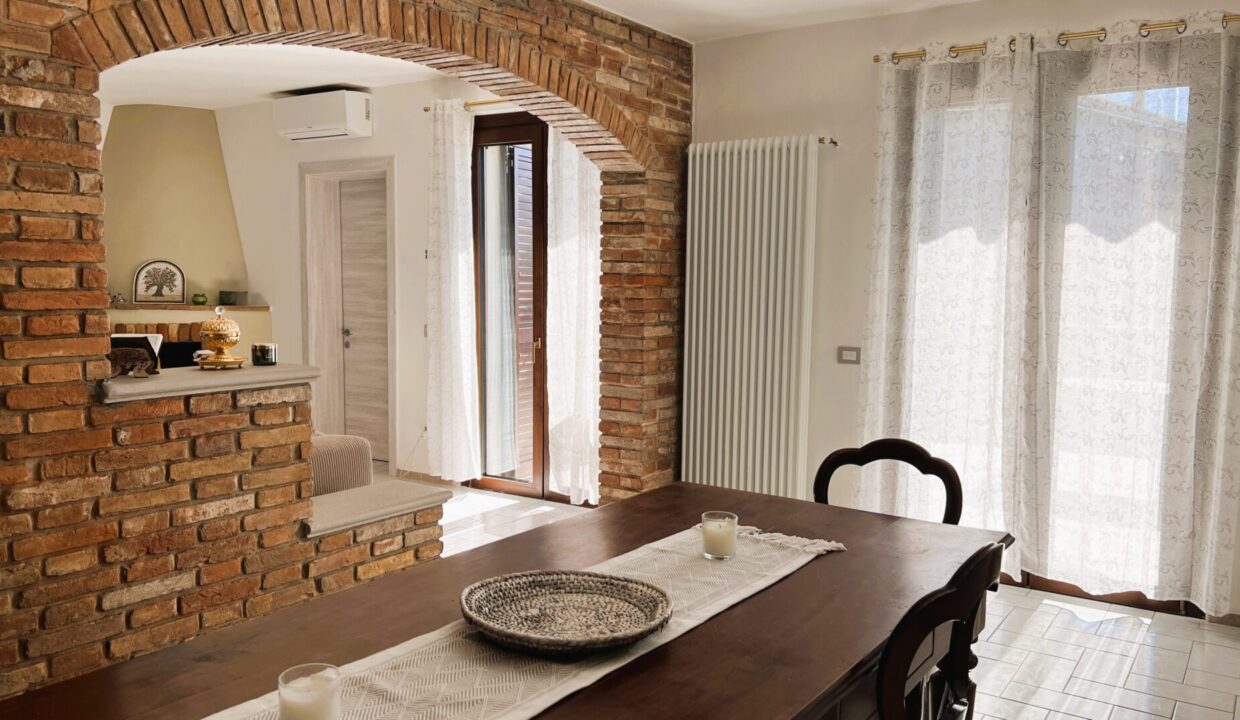 sala da pranzo casa semindipendente Coltaro