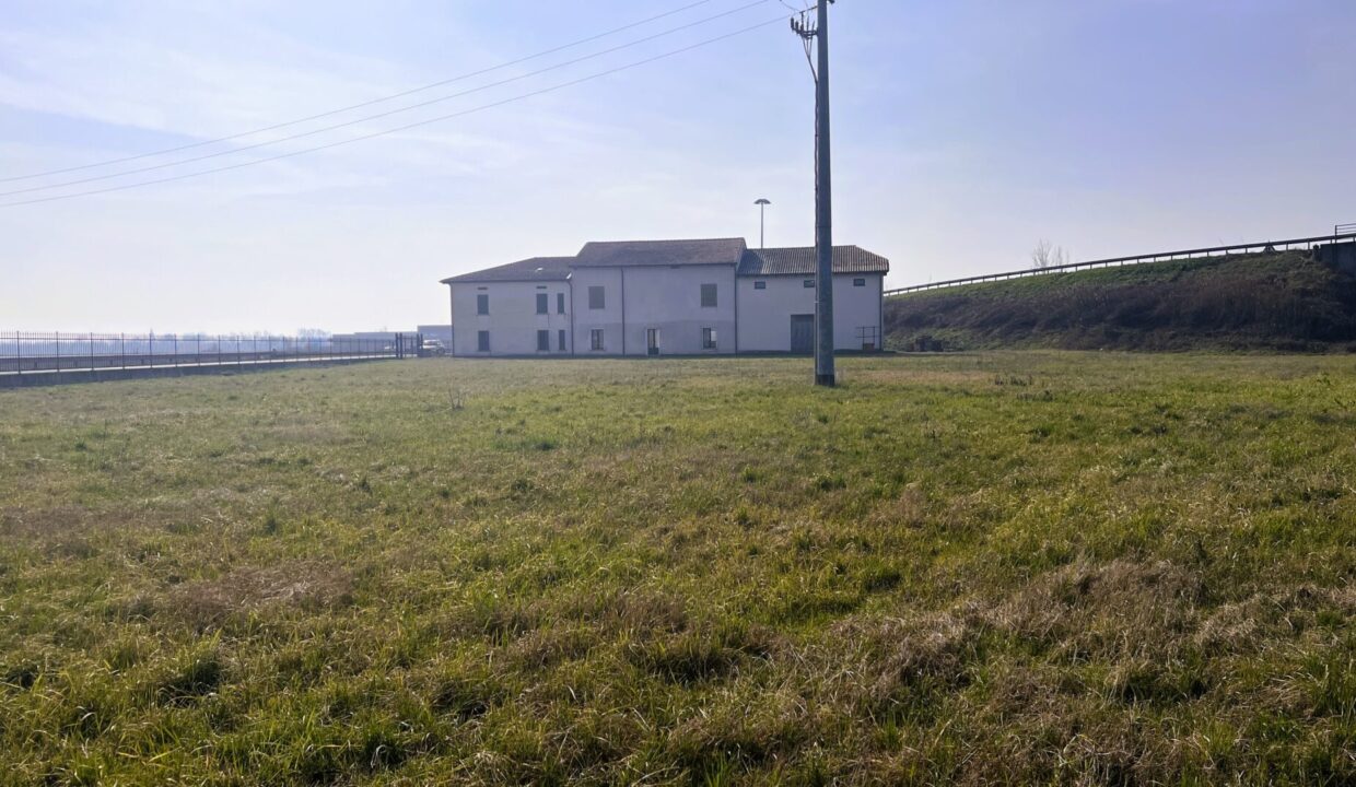 terreno appartamento al grezzo con deposito Colorno