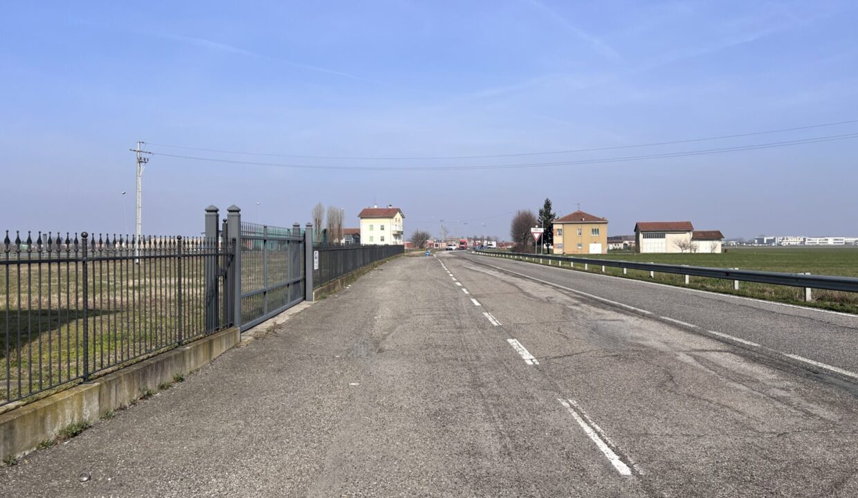 zona appartamento al grezzo con deposito Colorno