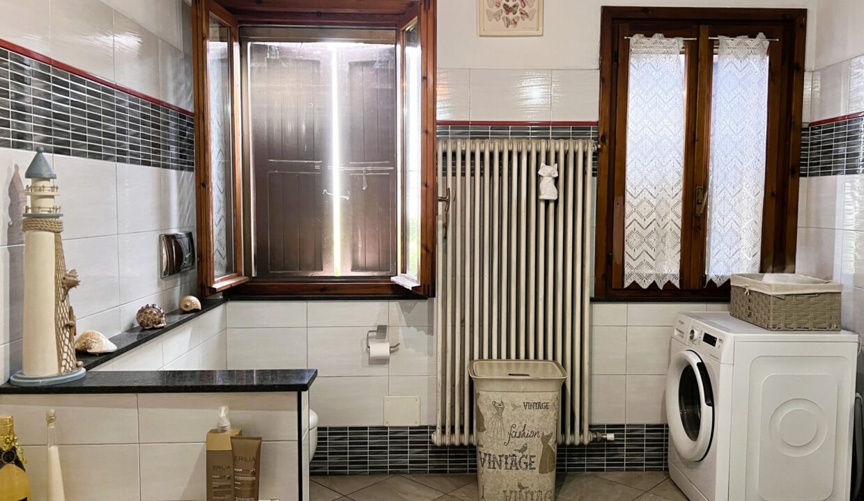 bagno casa ristrutturata in campagna Rivarolo
