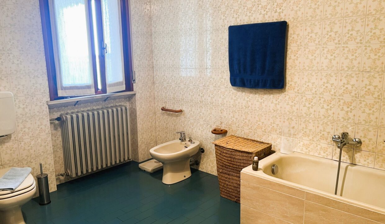bagno 1°p. casa indipendente Colorno