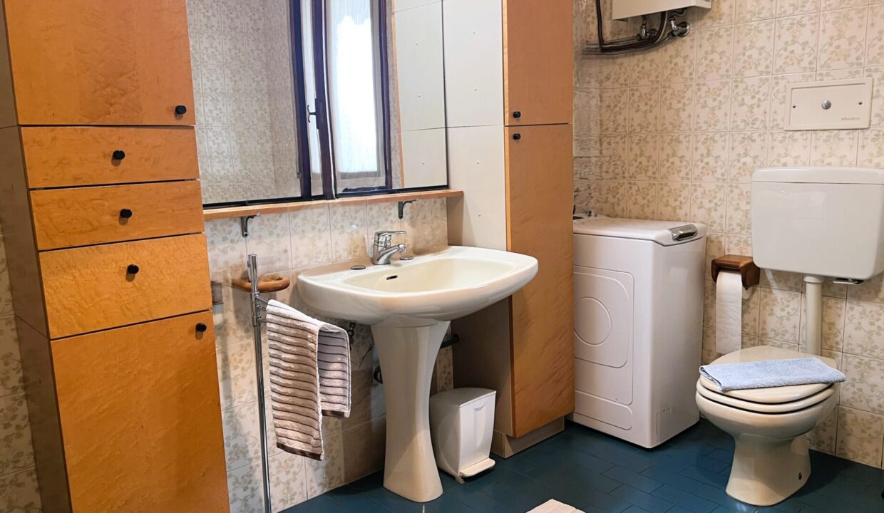 bagno 1°p. casa indipendente Colorno
