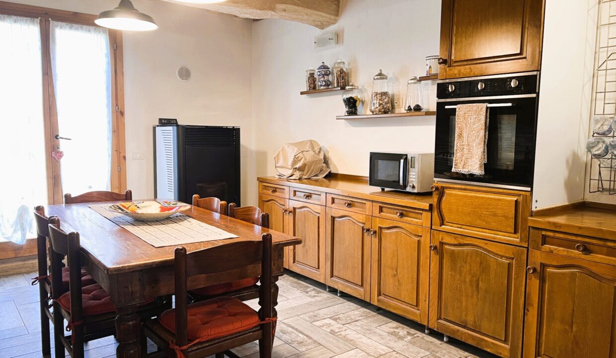 cucina casa ristrutturata in campagna Rivarolo