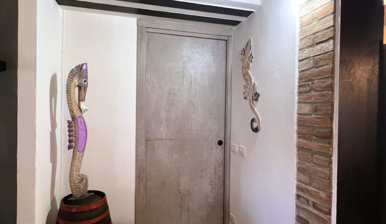 dettaglio casa ristrutturata in campagna Rivarolo