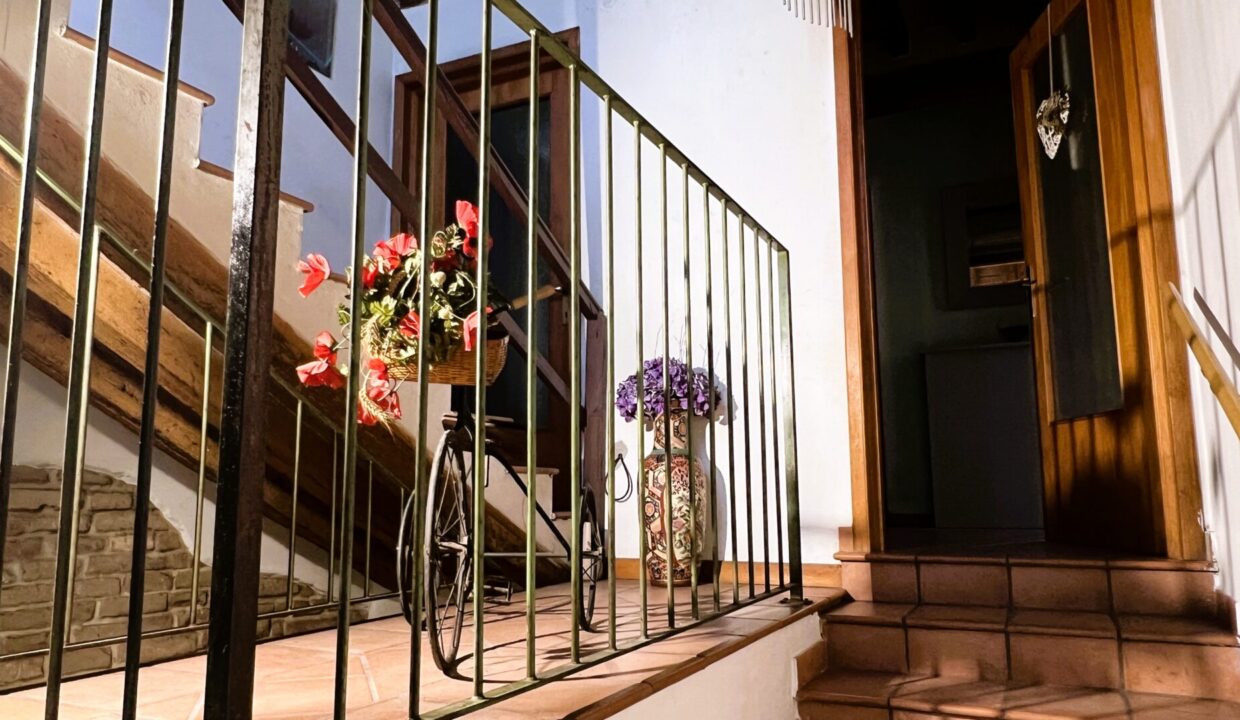 dettaglio casa ristrutturata in campagna Rivarolo