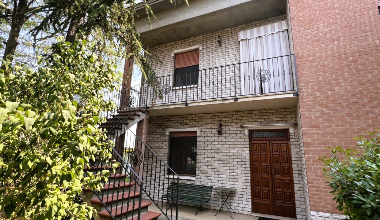facciata casa indipendente Colorno