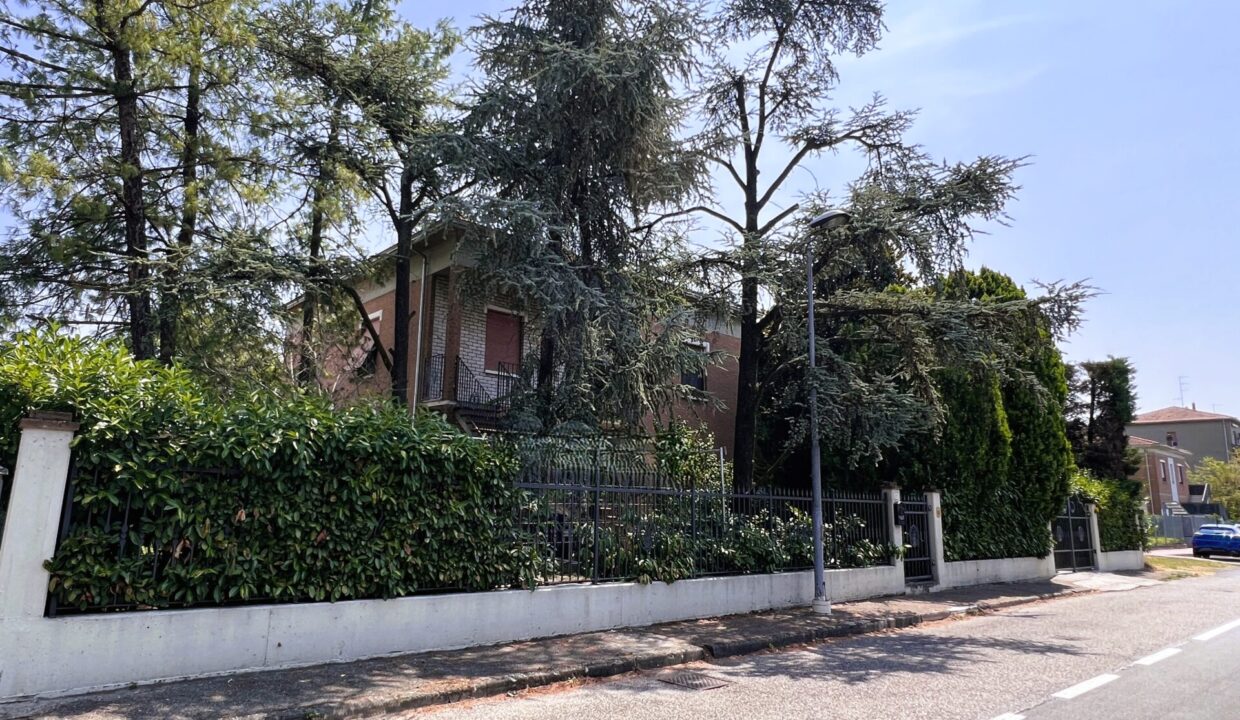 facciata casa indipendente Colorno