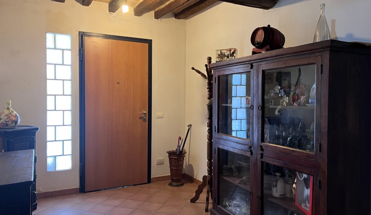 ingresso casa ristrutturata in campagna Rivarolo
