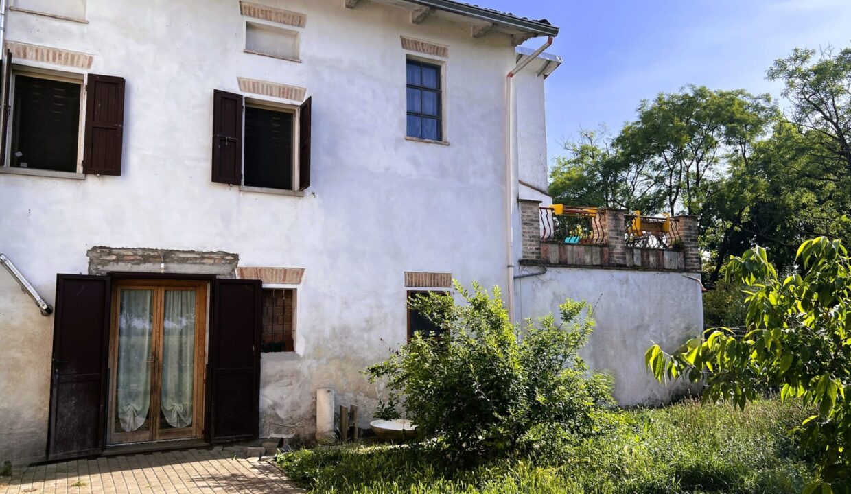 retro casa ristrutturata in campagna Rivarolo